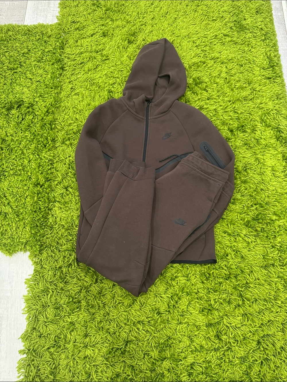 Nike Brown Hooded Zip Jacket and Matching Joggers